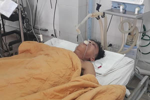 Ba người hôn mê do ngộ độc rượu sau bữa tiệc Noel