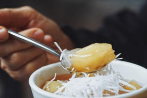 Chè sắn nóng - món ăn giản dị "ấm lòng" ngày đông giá lạnh