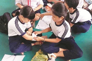 Có nên đưa kỹ năng sinh tồn thành môn học cho trẻ?