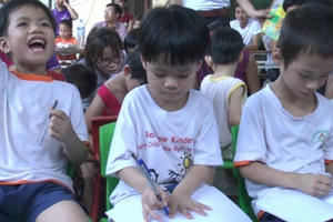 Chương trình từ thiện "Sáng mãi nụ cười trẻ thơ"