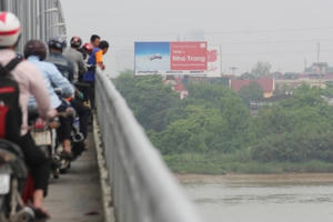 Bàng hoàng thiếu nữ mang bầu vẫn nhảy cầu tự tử