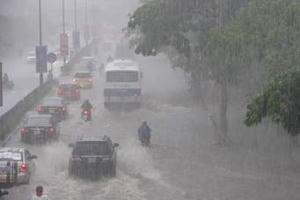 Dự báo thời tiết ngày 17/12: Bắc Bộ rét, mưa lớn trên diện rộng ở Trung Bộ