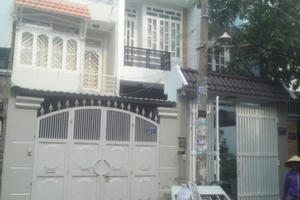 Nhà của cán bộ xây ép bên cạnh, nhà dân lún nứt kêu cứu