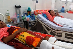 Chuyển ba bệnh nhân vụ nổ tàu cá ở Phú Quốc lên bệnh viện Chợ Rẫy chữa trị