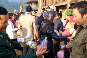 Thanh Hóa: Lũ quét cuốn mất tích 2 cán bộ Đồn Biên phòng Yên Khương Thanh Hóa: Lũ quét cuốn mất tích 2 cán bộ Đồn Biên phòng Yên Khương