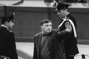 Italia: Phía sau cái chết của “bố già” quái thú