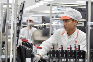 VinSmart hợp tác với Fujitsu và Qualcomm phát triển điện thoại thông minh 5G