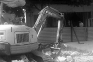 Nghịch lý giữa Thủ đô: Xã xây dựng cổng làng chắn cửa nhà gia đình thương binh