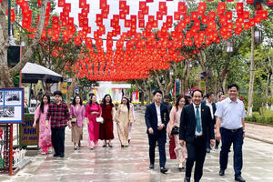 Sắc Xuân trên quê Bác