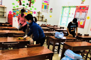 Cho trẻ đến trường: Nhiều phụ huynh băn khoăn