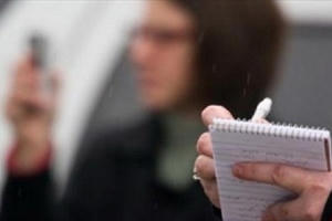 Ai đã yêu cầu PV báo Phụ Nữ mua quan tài cho cả nhà?