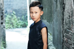 Hotboy nhí lạnh lùng hút mắt trong BST mang âm hưởng kiếm đạo Hotboy nhí lạnh lùng hút mắt trong BST mang âm hưởng kiếm đạo