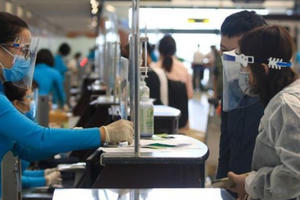 Biến chủng Omicron xuất hiện tại Việt Nam ảnh hưởng thế nào đến việc mở lại đường bay quốc tế?