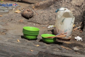 Báo động về vệ sinh thức ăn đường phố Sài Gòn