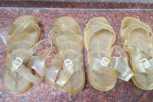 Dép nhựa Tiền Phong “đẳng cấp” một thời