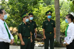 Tây Ninh khen thưởng nữ tài xế taxi tố giác đối tượng nhập cảnh trái phép