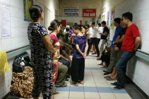 Vụ 18 người nghi sốc phản vệ: Chưa dừng lại ở con số 7 người tử vong?