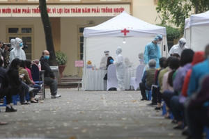 Ngày 26/2, thêm 15.218 người nhiễm Covid-19, diễn biến dịch tại Hà Nội tiếp tục "leo thang"