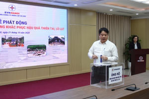 Cán bộ nhân viên EVNHANOI quyên góp ủng hộ đồng bào miền Trung khắc phục thiên tai, lũ lụt Cán bộ nhân viên EVNHANOI quyên góp ủng hộ đồng bào miền Trung khắc phục thiên tai, lũ lụt