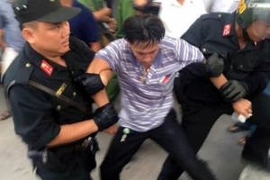 Tài xế phản đối thu phí bị khống chế ở BOT Cai Lậy