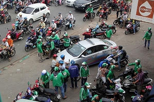 Bản tin Facebook ngày 30/9: Grabbike và những cuộc náo loạn phố phường