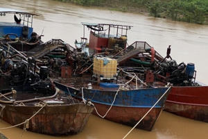 Sẽ khởi tố chủ tàu hút cát trái phép trên sông Đồng Nai