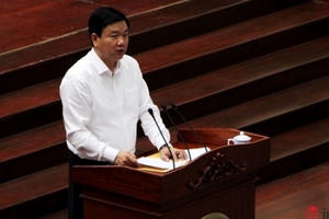 Bí thư Đinh La Thăng: "Kỳ vọng các vị ĐBQH và ĐB HĐND nói đi đôi với làm" Bí thư Đinh La Thăng: "Kỳ vọng các vị ĐBQH và ĐB HĐND nói đi đôi với làm"