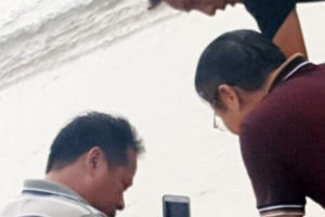 Hà Tĩnh: Cứu kịp thời cháu bé 10 tuổi bị sóng biển cuốn trôi