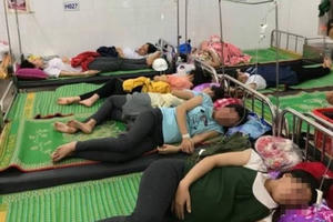Bình Định: 150 công nhân đồng loạt nhập viện cấp cứu sau bữa ăn trưa