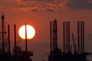 Lần đầu tiên trong năm 2016 giá dầu vượt mốc 50 USD/thùng