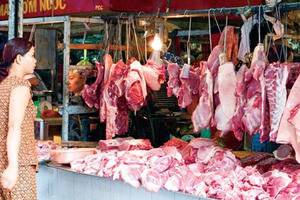 Hà Tĩnh yêu cầu thu hồi công văn vận động giáo viên mua 10 kg thịt lợn/tháng Hà Tĩnh yêu cầu thu hồi công văn vận động giáo viên mua 10 kg thịt lợn/tháng