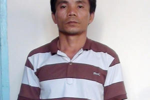 Bố giở trò đồi bại rồi lấy chuyện bệnh tật của mẹ 'bịt mồm' con gái