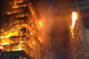 Hỏa hoạn dữ dội, tòa nhà 26 tầng ở Brazil đổ sập hoàn toàn