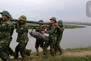 Hà Tĩnh: Trục vớt dưới lòng sông quả bom nặng hơn 2 tạ