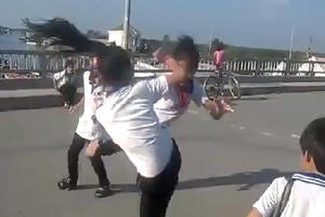 Đắk Lắk: Người dân bức xúc cảnh video nữ đánh nhau trên mạng xã hội