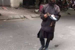 Xử lý như nào đối tượng ăn xin bôi mặt đen?