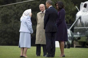 "Tối hậu thư" của Nữ hoàng Anh cho ông Obama: Chỉ 3 trực thăng