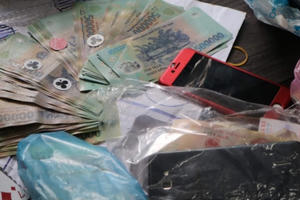 Lâm Đồng: Đột kích trong đêm, bắt giữ 15 đối tượng sát phạt nhau bằng hình thức xóc đĩa ăn tiền