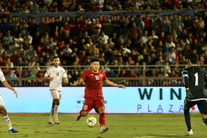 HLV Park Hang Seo và bài học từ bóng đá UAE