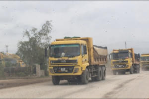 Thanh Hóa: Hung thần xe tải "rồng rắn" chạy qua trạm kiểm tra tải trọng của Thanh tra giao thông