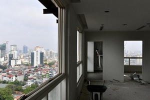 Bắt đầu phá dỡ giai đoạn II tòa nhà 8B Lê Trực