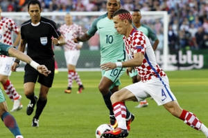 Nhật ký EURO Plus: Bồ Đào Nha có chiến thắng nghẹt thở, Bale tiếp tục tỏa sáng