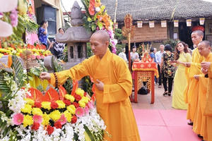 Hà Nội: Tưng bừng khai hội truyền thống chùa Duệ Tú