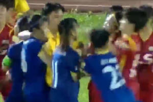 Video: "Hỗn chiến" giữa các nữ cầu thủ