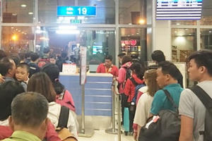 'Cán bộ đi nước ngoài như đi chợ', thu hồi tiền thế nào?