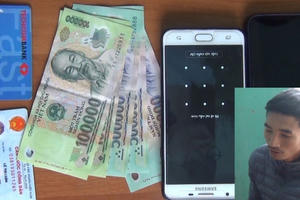 Cướp được điện thoại, tiếp tục nhắn tin lừa đảo chiếm đoạt tài sản bạn của nạn nhân