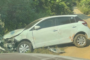 Tin tai nạn giao thông ngày 06/12: Tài xế bất lực nhìn Toyota Yaris trượt dốc