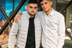 Kiếm tiền từ khi học cấp 3, hai chàng trai 19 tuổi có trăm tỷ