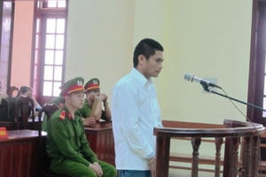 Ghen tuông, tưới xăng đốt người từng đầu ấp tay gối