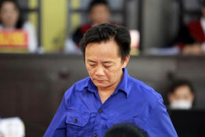 Ai đưa 1 tỷ đồng cho cựu thượng tá công an đi hối lộ?